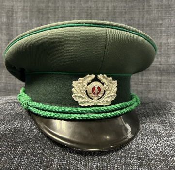 Originale Mütze der Volkspolizei der DDR - Requisite Video "Loch in der Mauer"